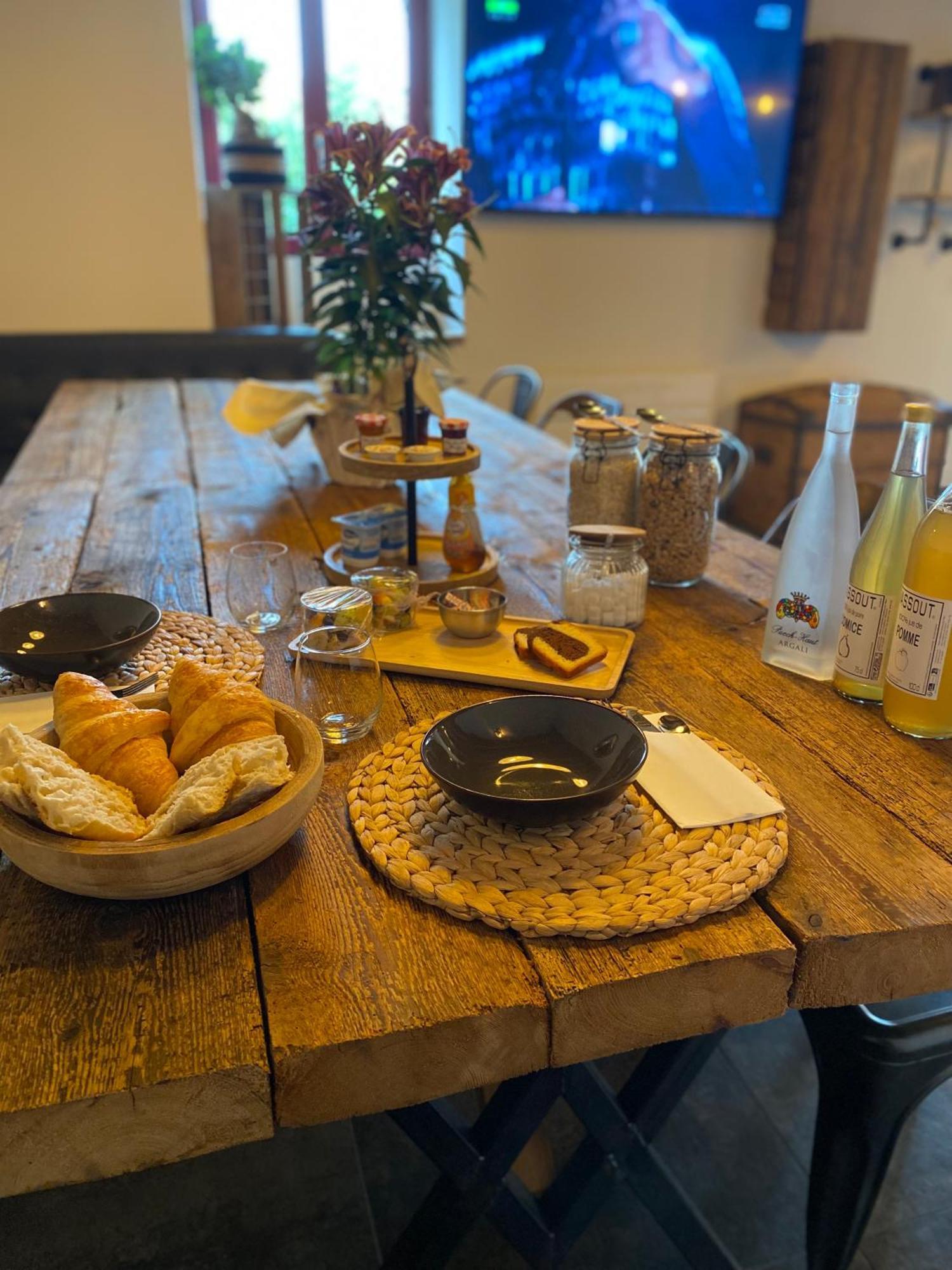 Le Relais Des Caleches - La Jungle Room Bu (Eure-et-Loir) Kültér fotó